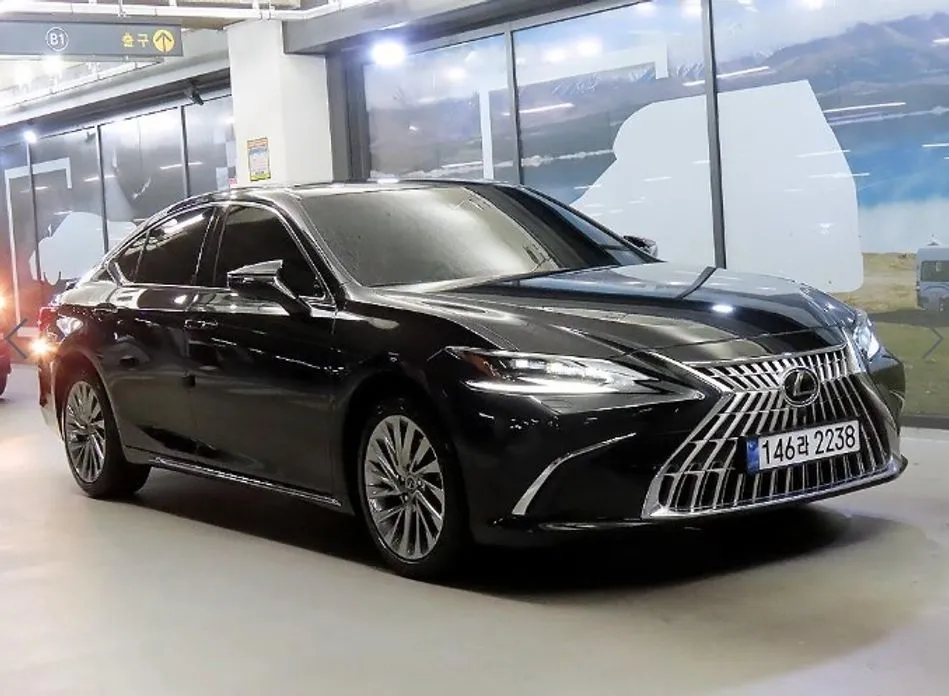 Lexus ES