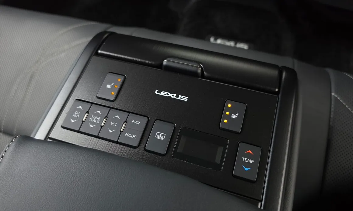 Lexus ES