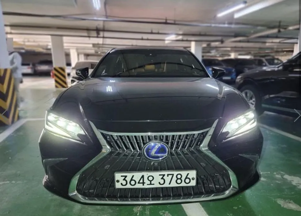 Lexus ES