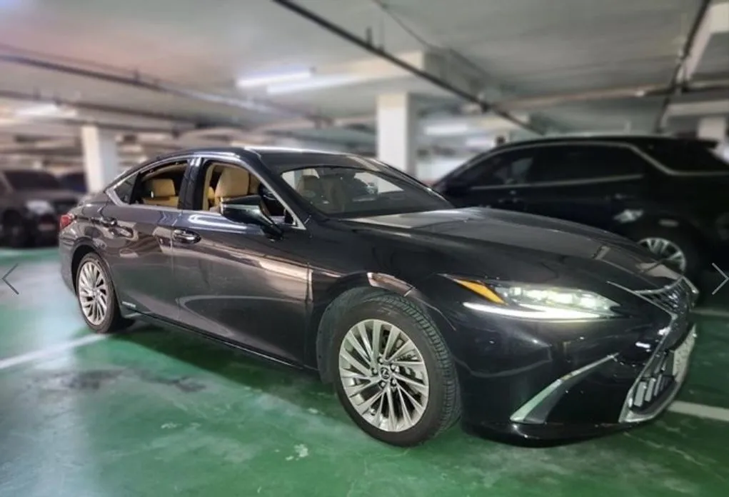 Lexus ES