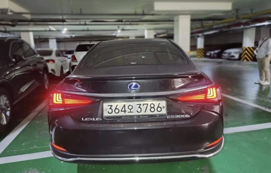 Lexus ES