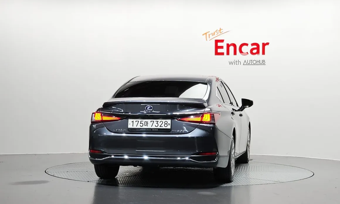 Lexus ES