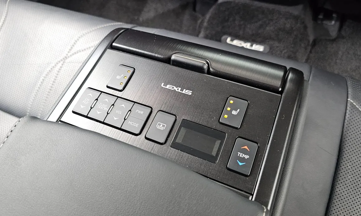 Lexus ES