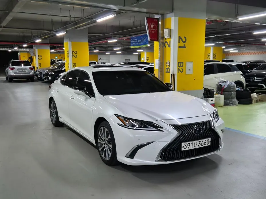 Lexus ES