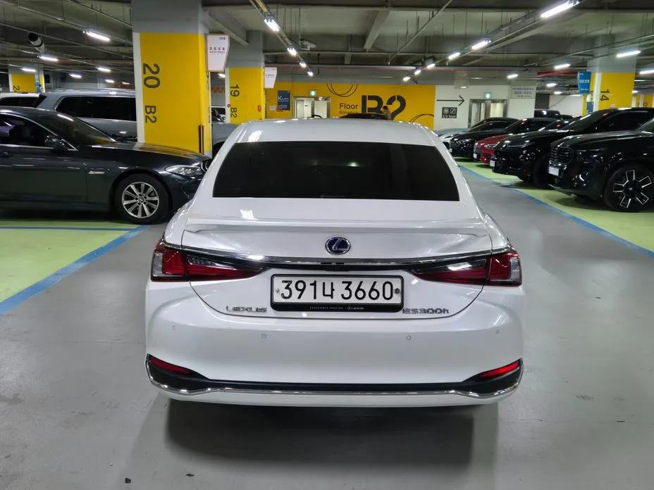Lexus ES