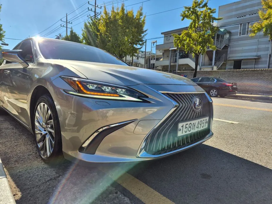Lexus ES