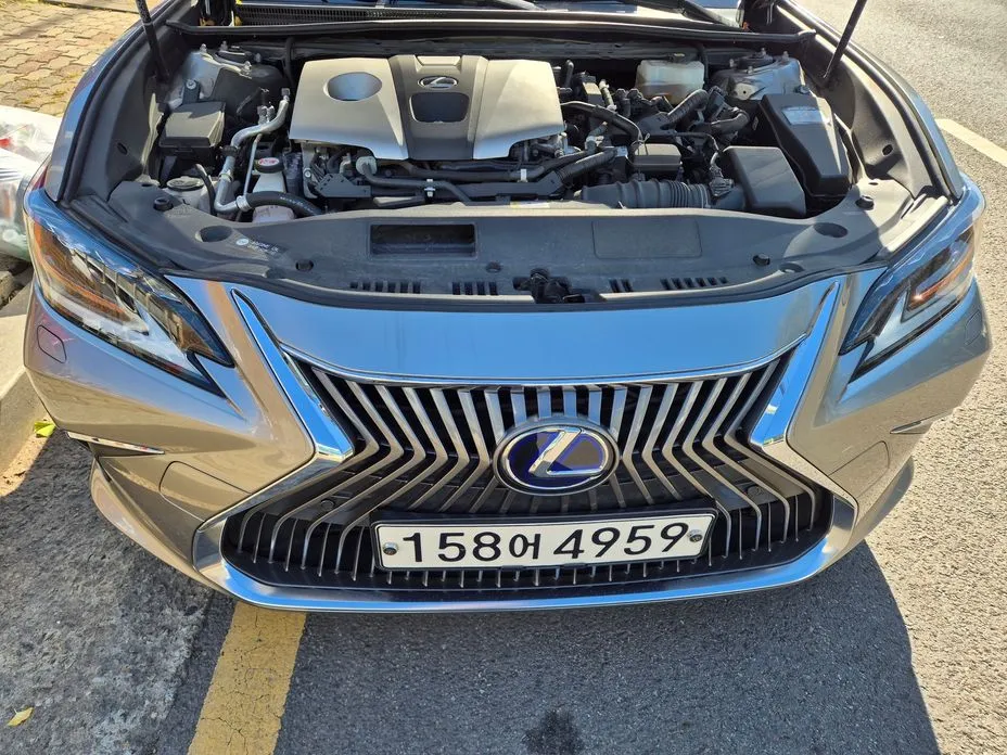 Lexus ES