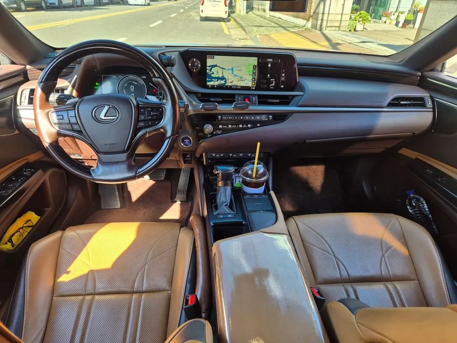 Lexus ES
