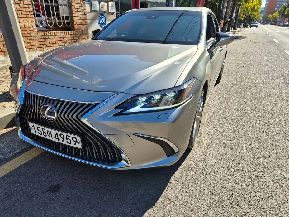 Lexus ES