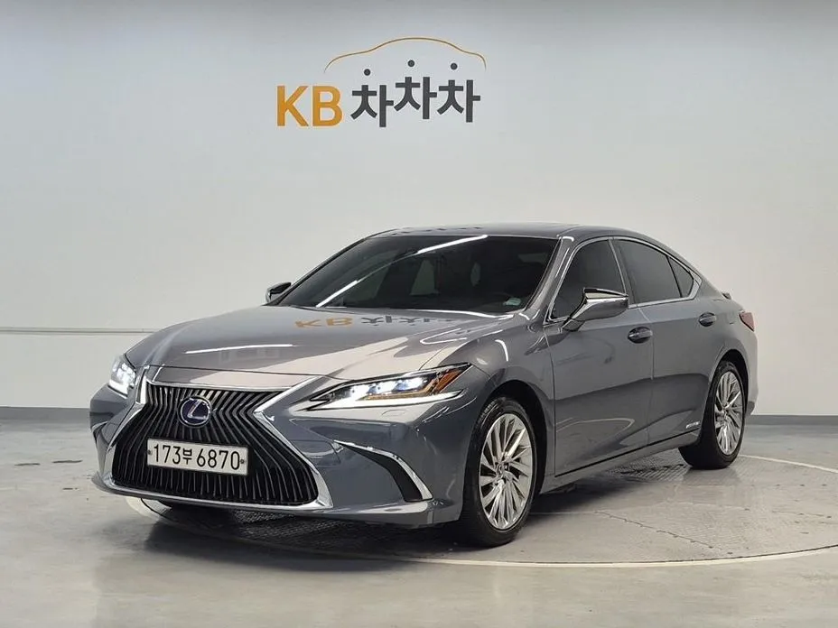 Lexus ES