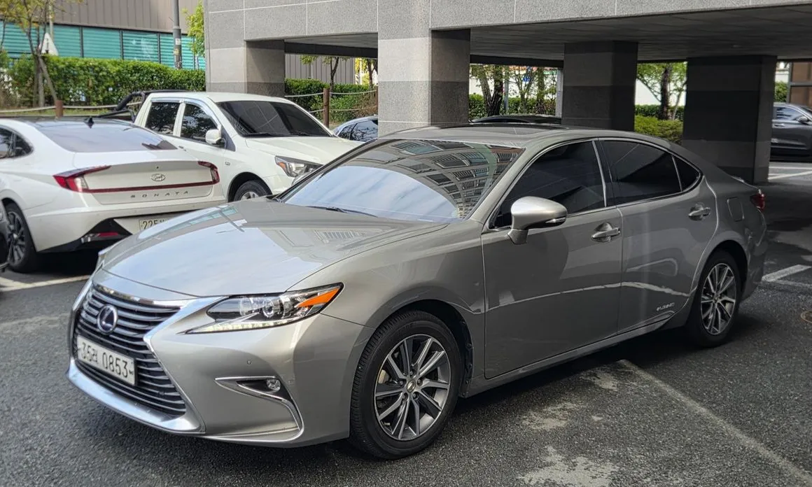 Lexus ES