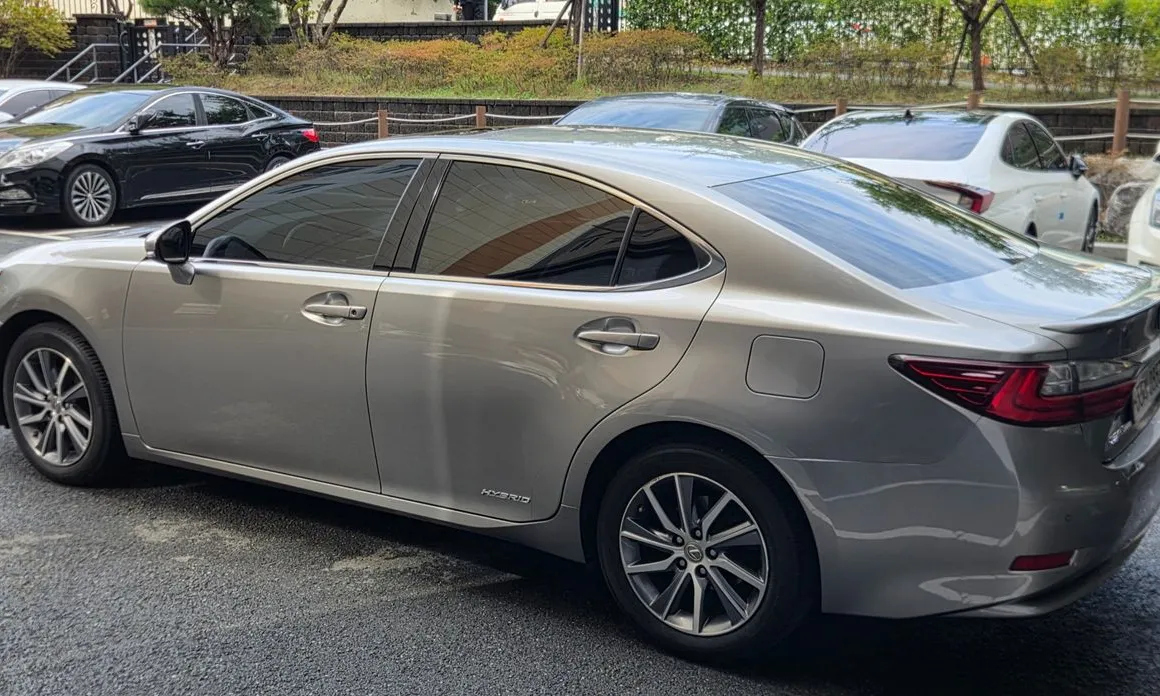 Lexus ES