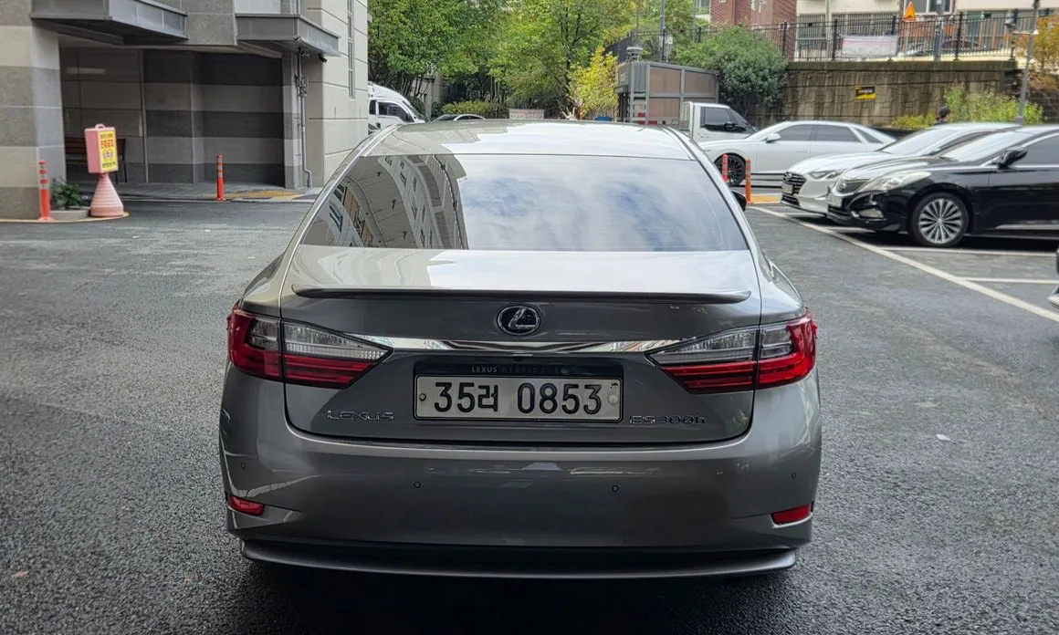 Lexus ES