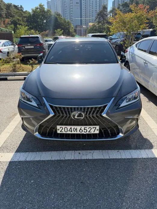Lexus ES