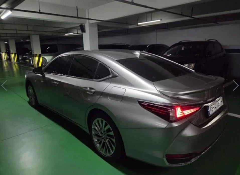 Lexus ES