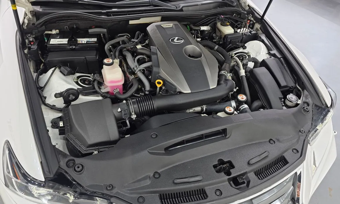 Lexus IS