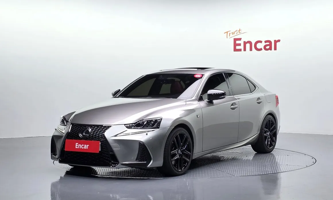 Lexus IS