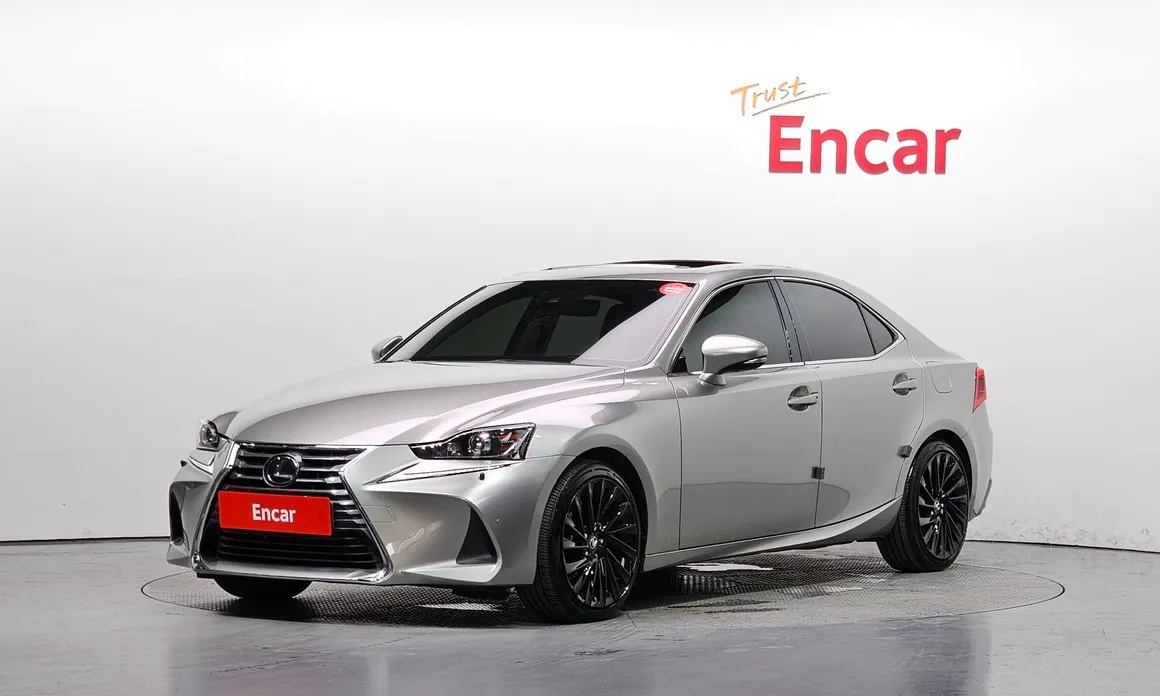 Lexus IS
