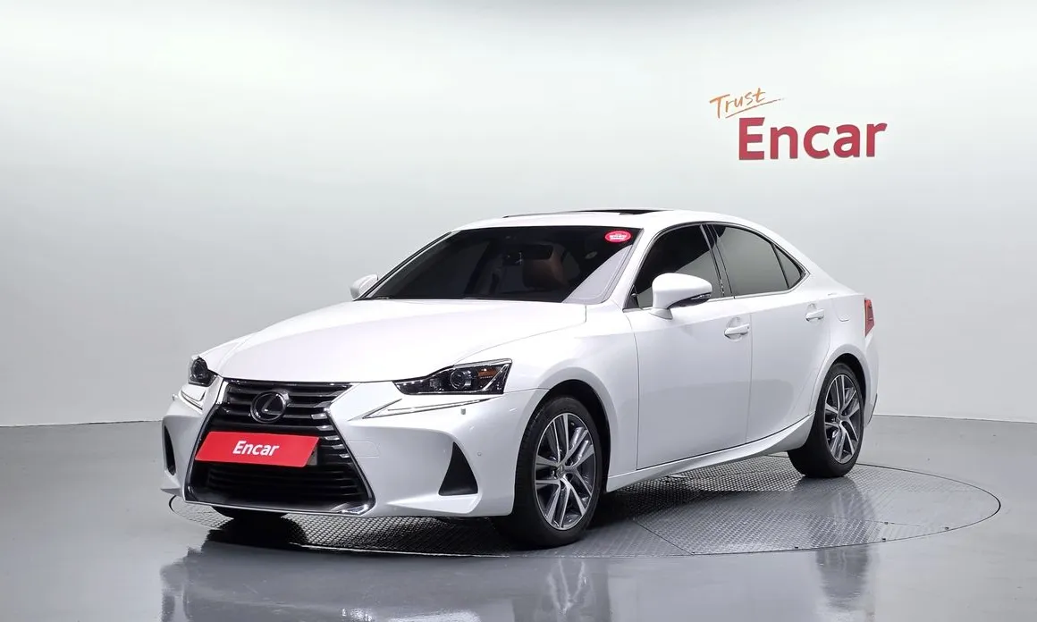 Lexus IS