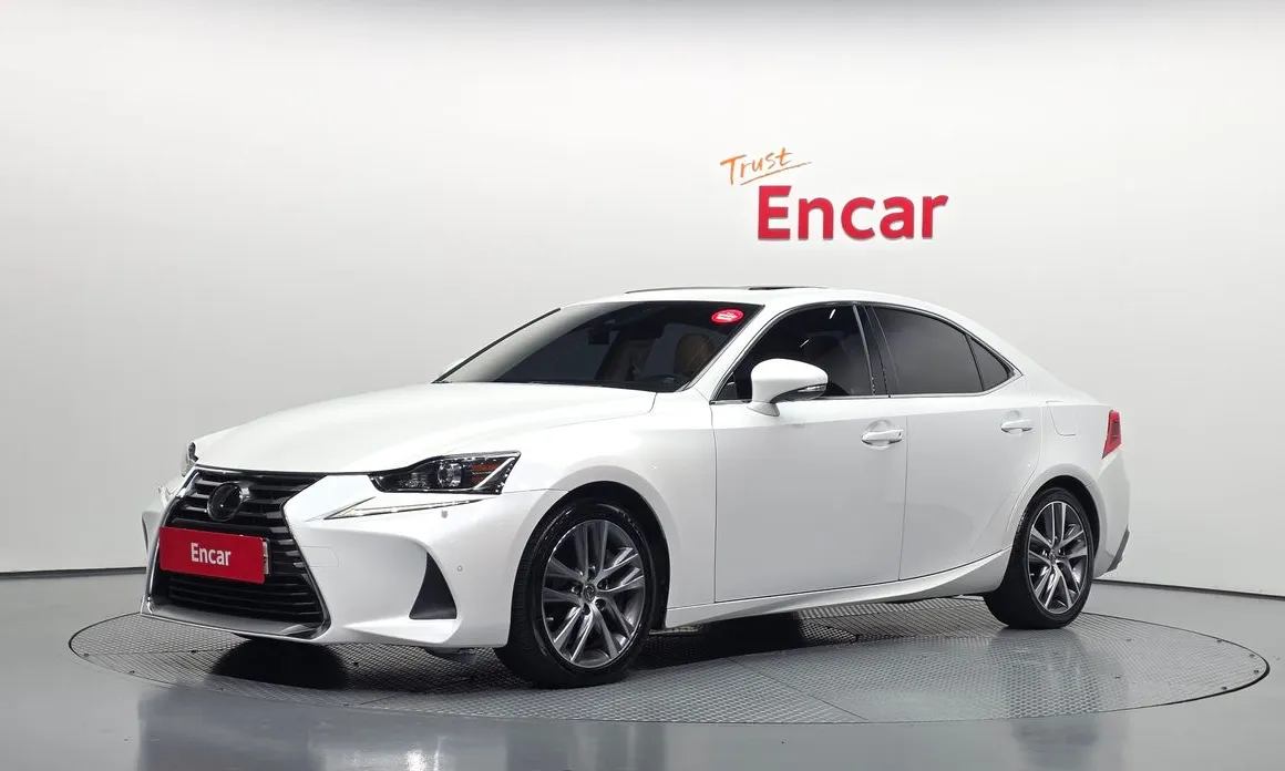 Lexus IS