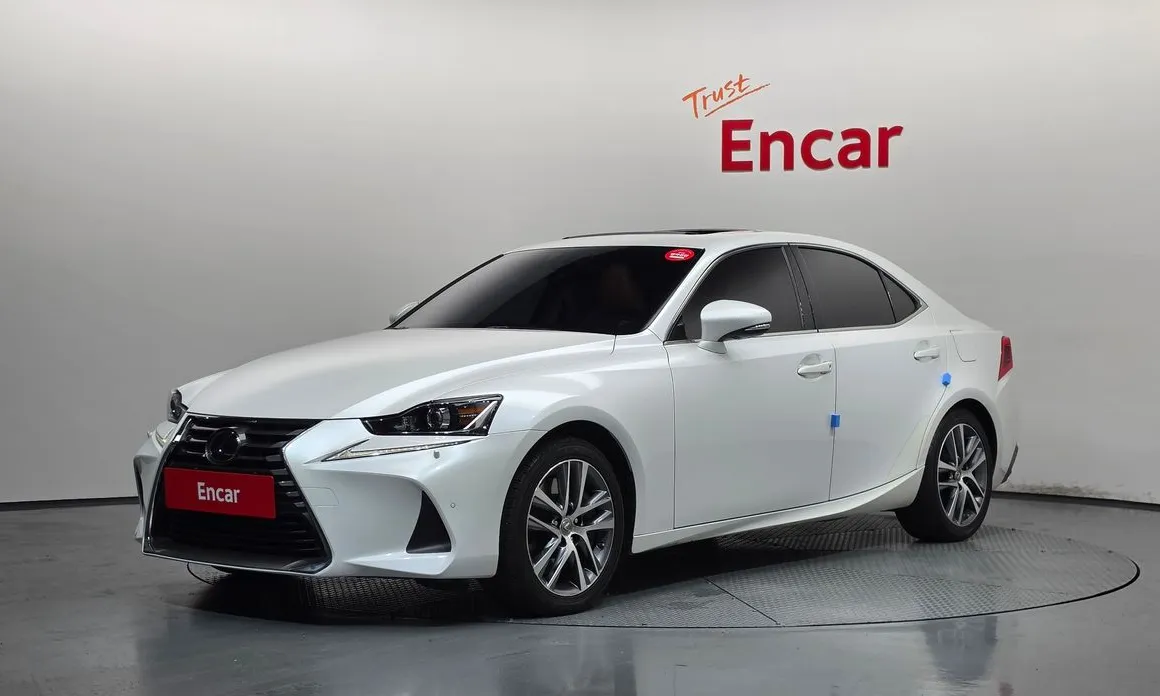 Lexus IS