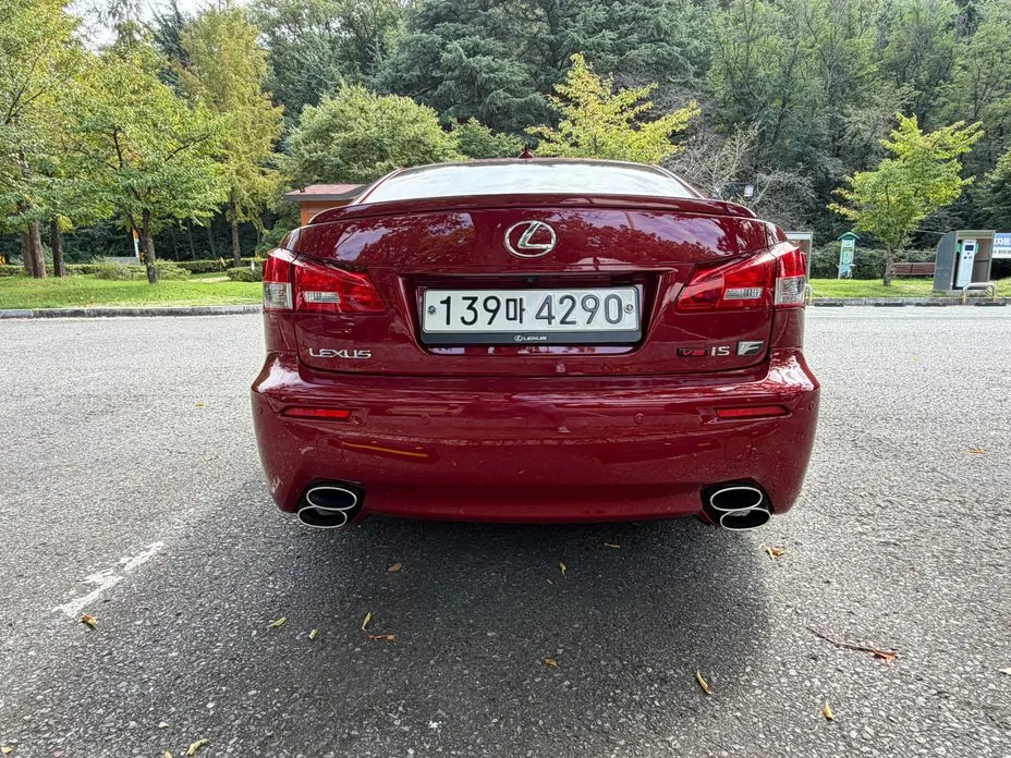 Lexus IS