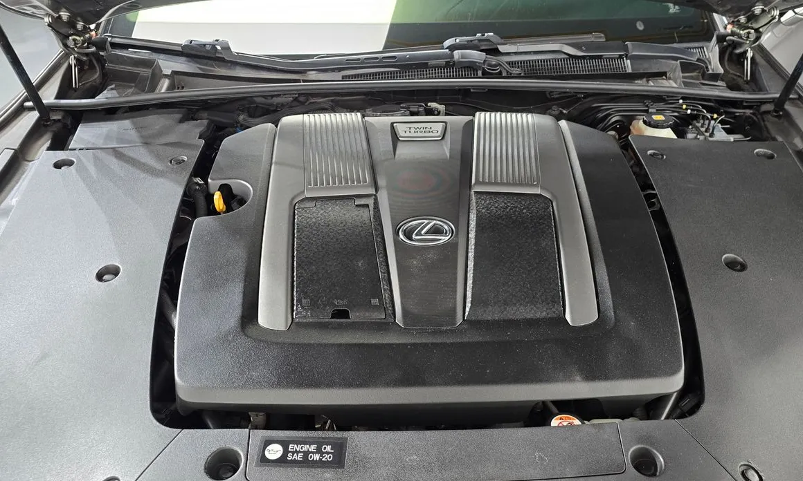 Lexus LS