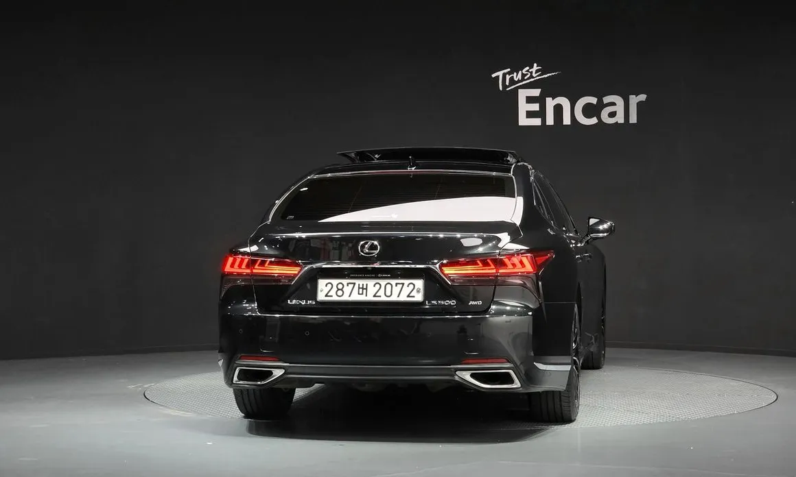 Lexus LS