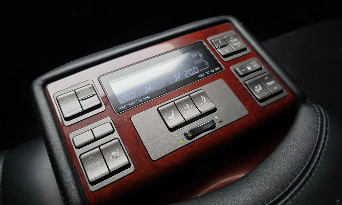 Lexus LS