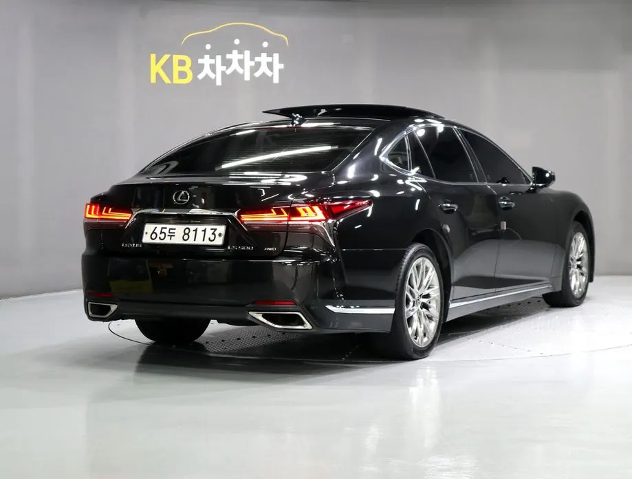 Lexus LS