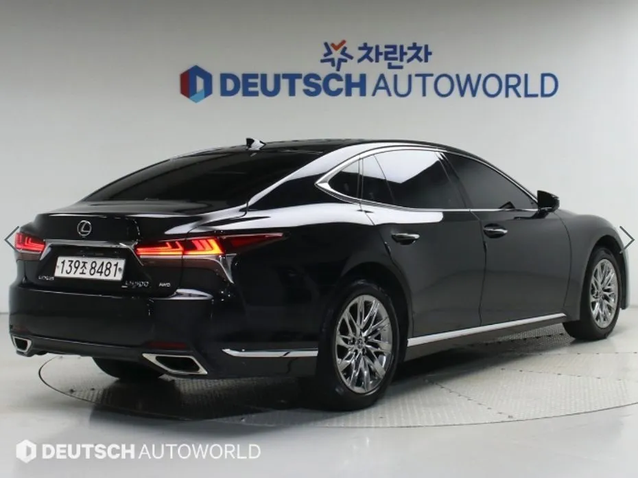 Lexus LS