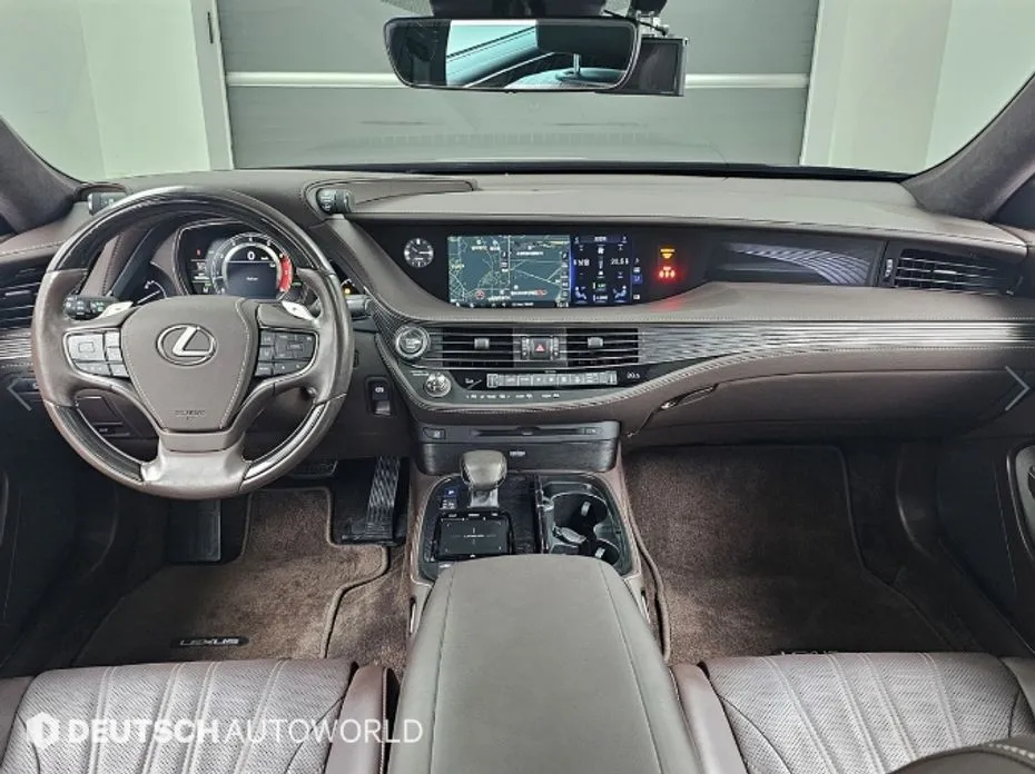 Lexus LS