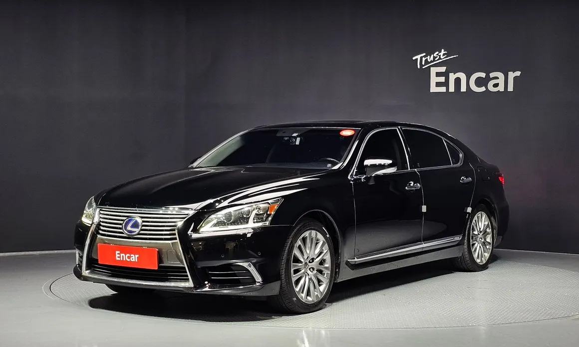Lexus LS