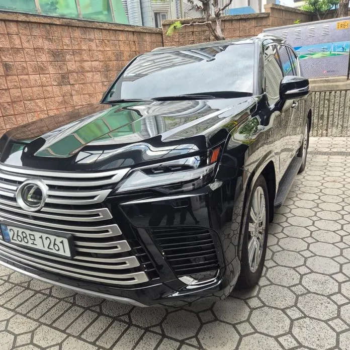 Lexus LX