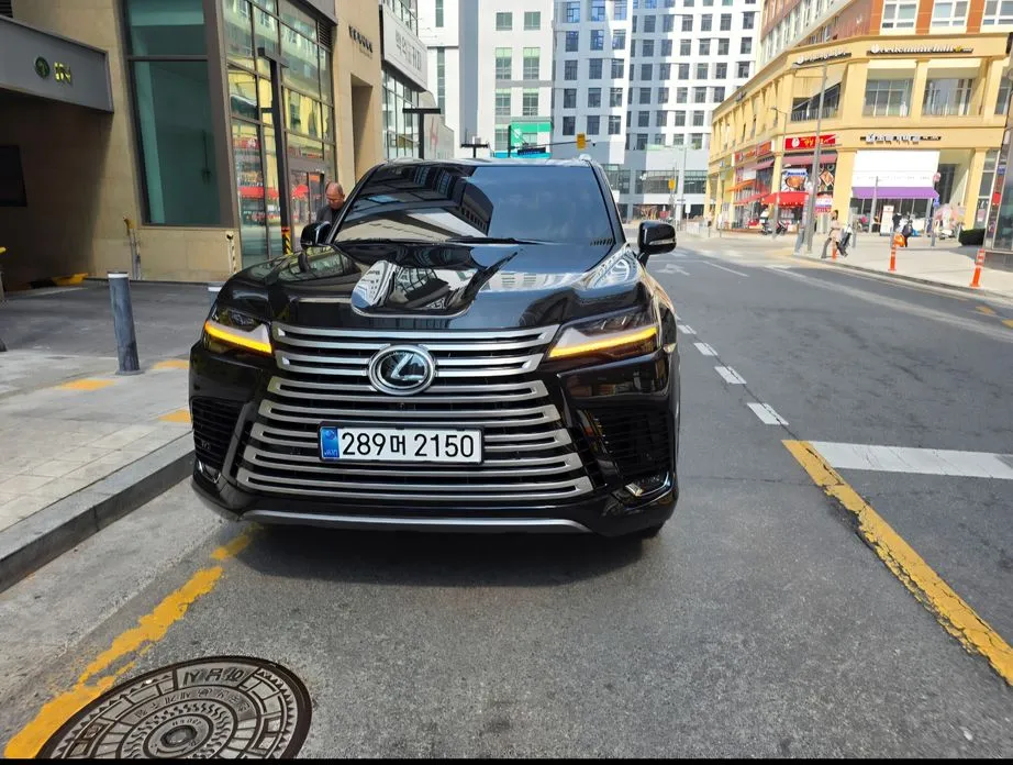 Lexus LX