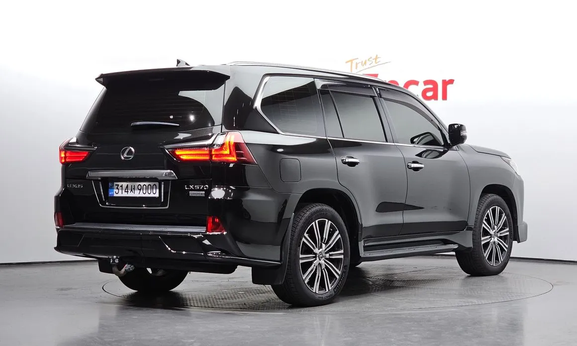 Lexus LX