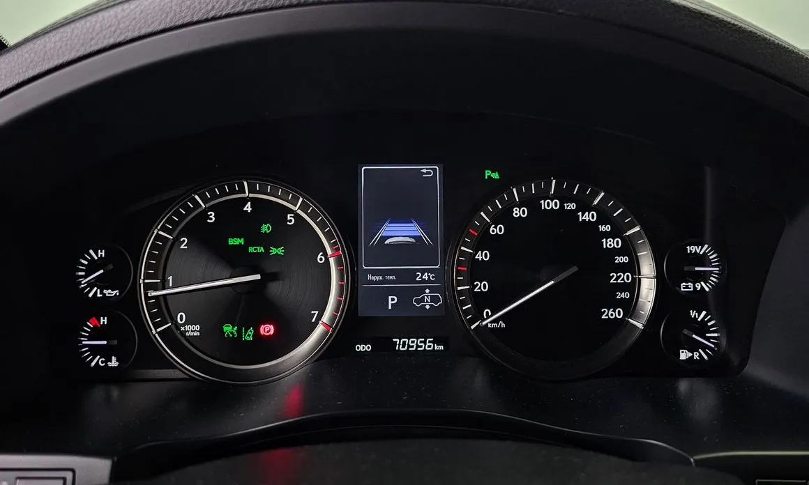 Lexus LX