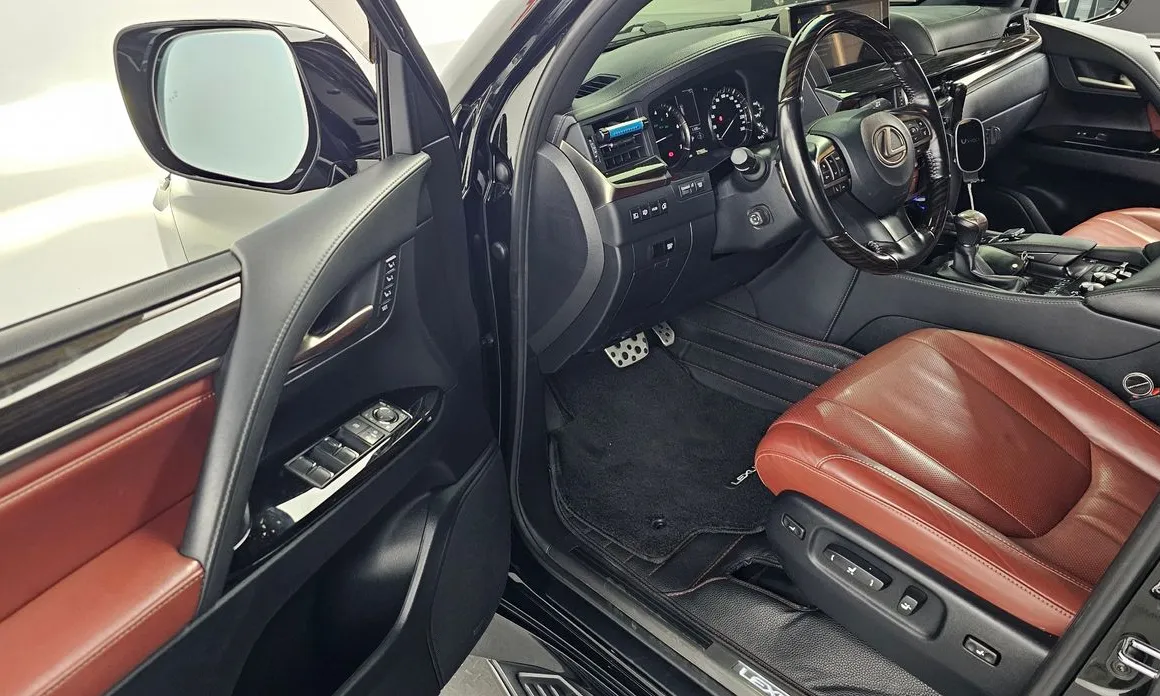 Lexus LX