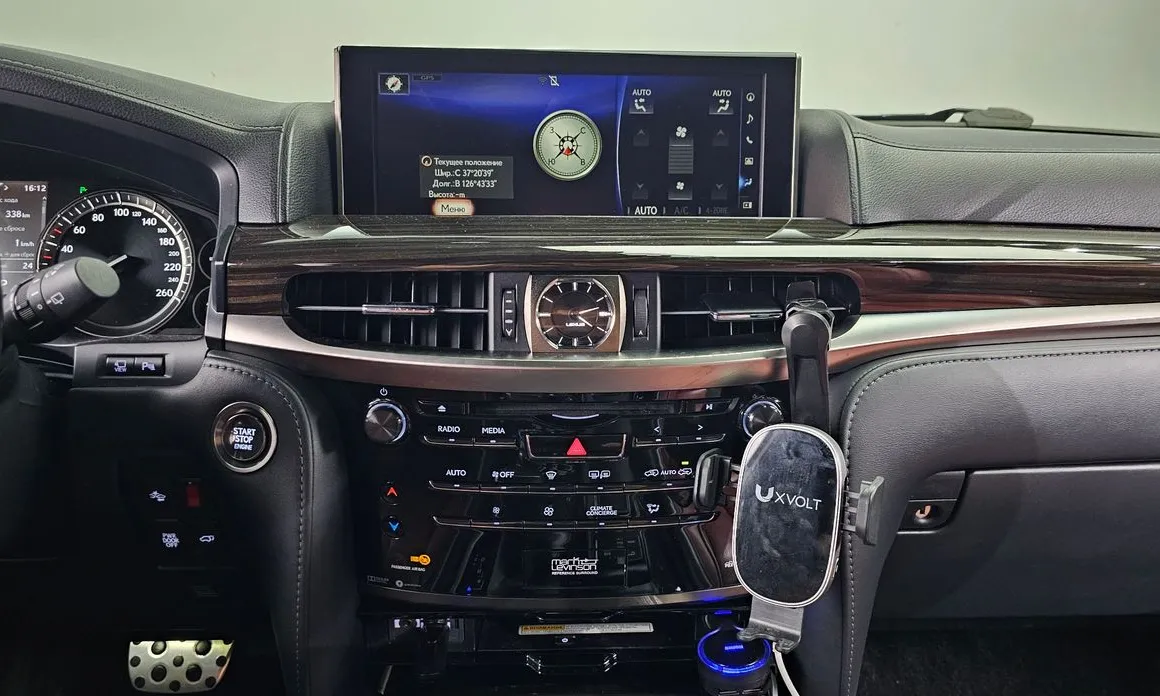 Lexus LX