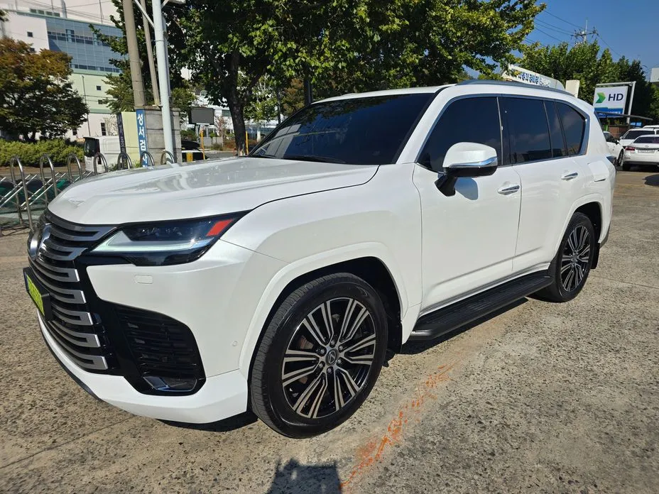 Lexus LX