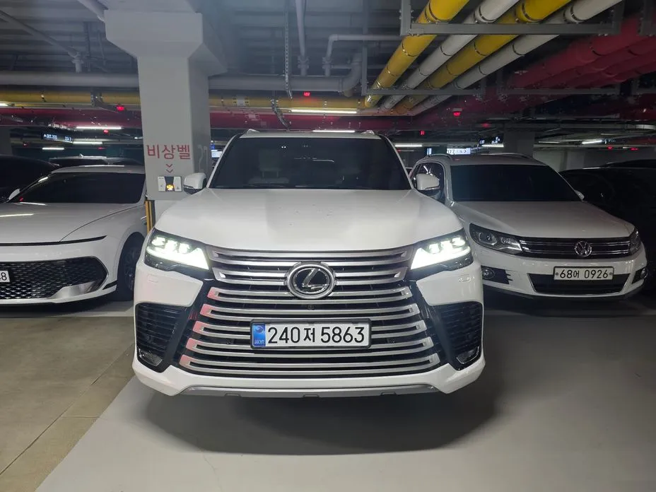 Lexus LX