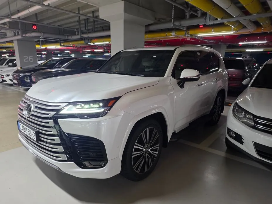 Lexus LX