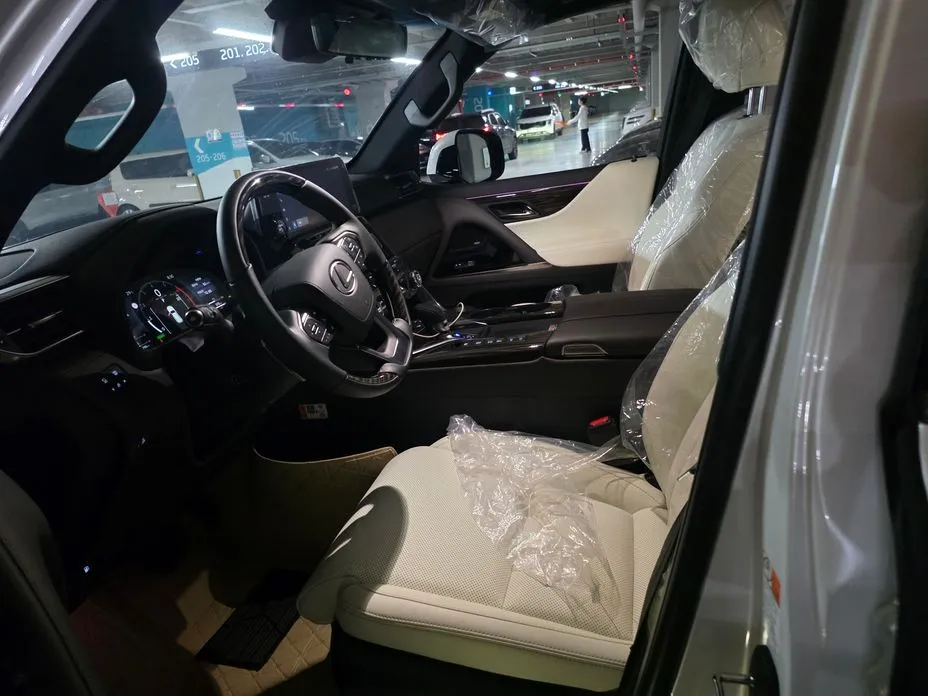 Lexus LX