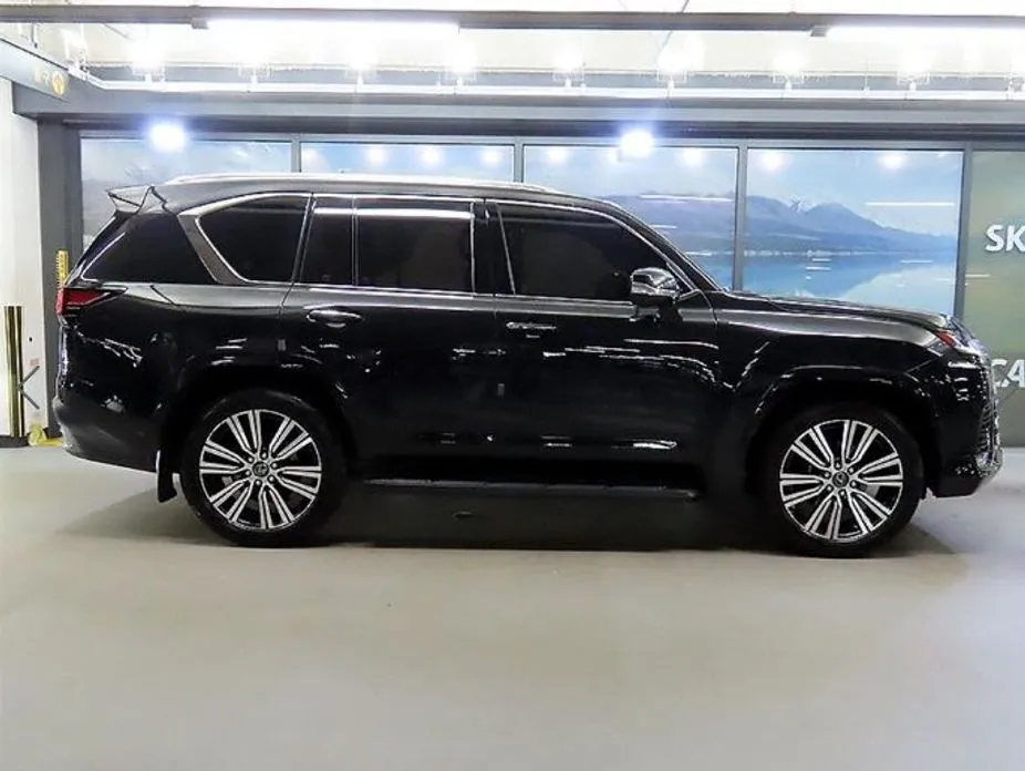 Lexus LX