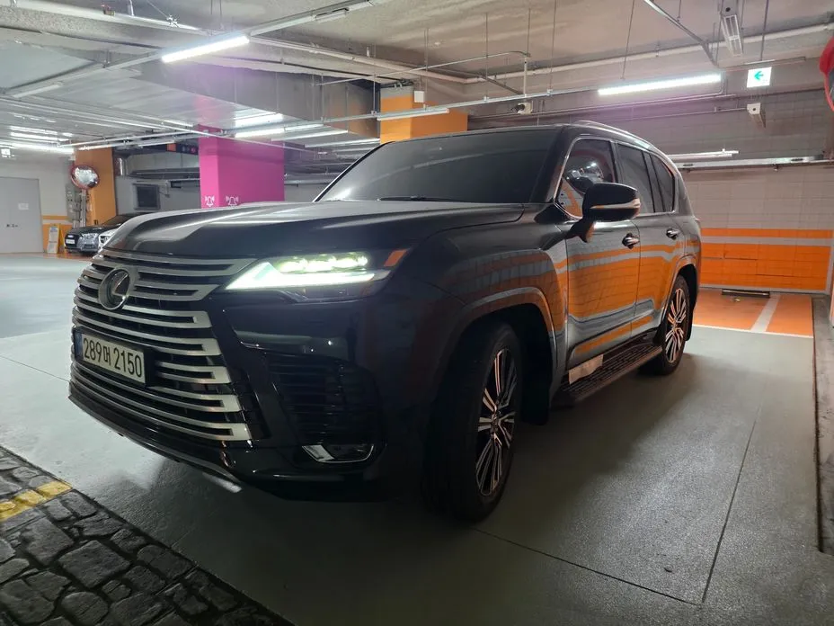 Lexus LX