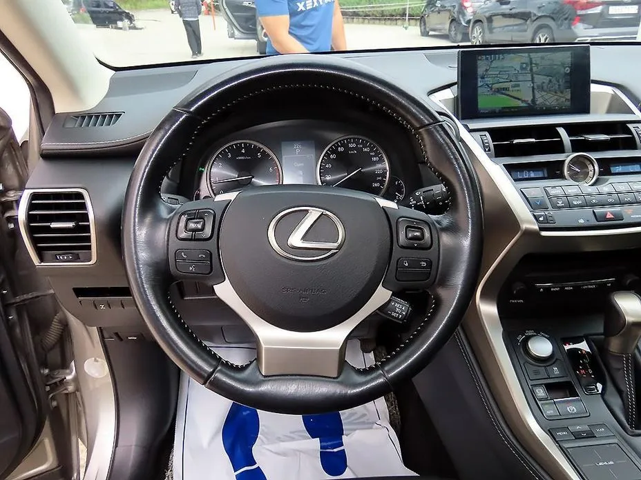 Lexus NX
