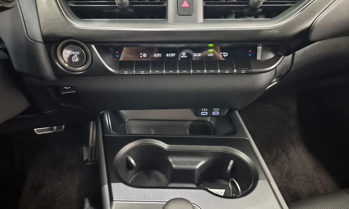 Lexus UX