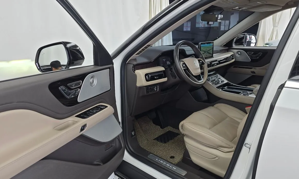 Lincoln Aviator