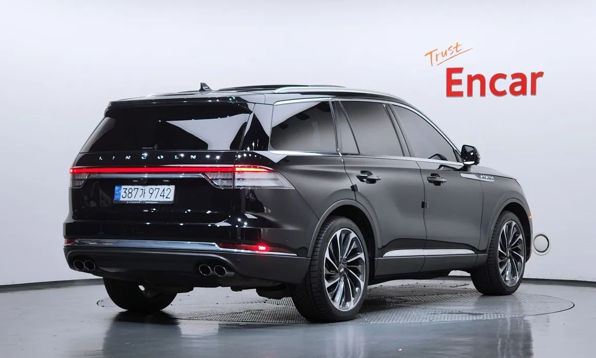 Lincoln Aviator