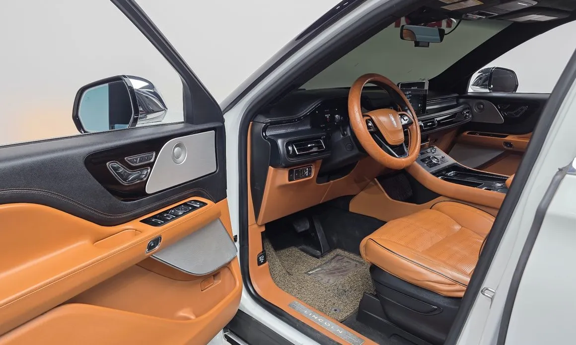 Lincoln Aviator